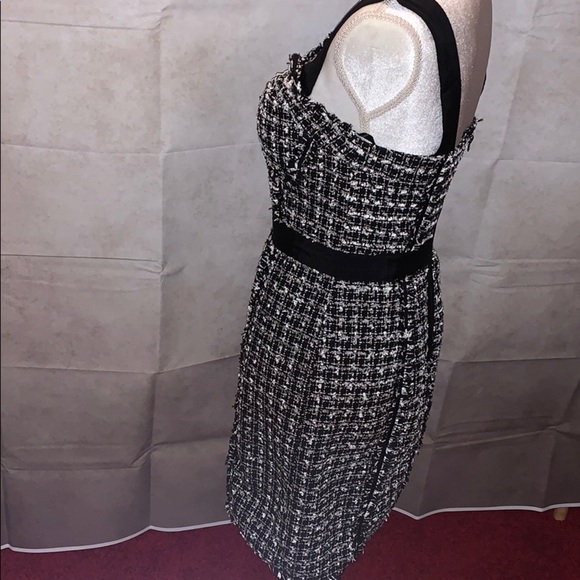 Guess Black and White Fitted Dress w/Zip Back - Picture 6 of 11